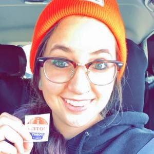 Meet your Posher, Crystal